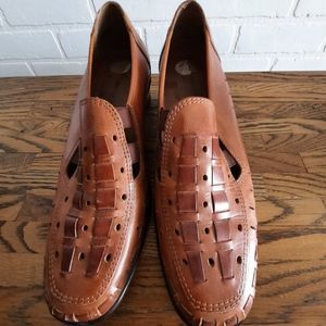 Naturalizer Cognac Bridget Leather Loafer One Inch Heel Ladies Size 8.5